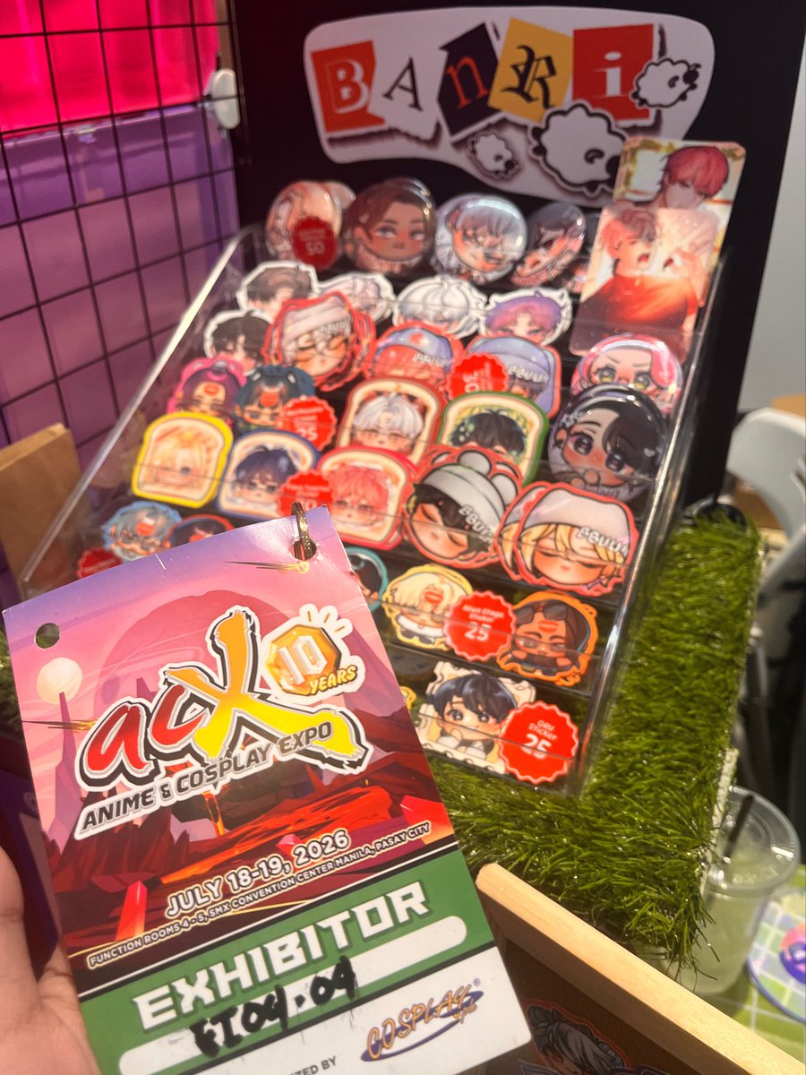 BAAnri_'s tweet photo. ACX IM INSIDE YOUUU RAAA 

we still have a lot of plave merch here too keke c: #PLAVEPH https://t.co/X2ugAa1o8L