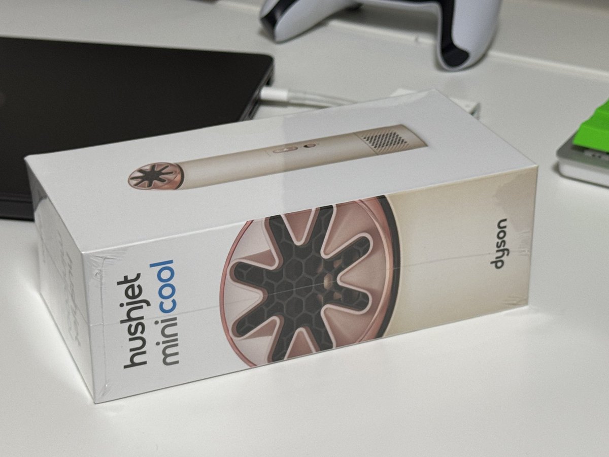 facilis1974's tweet photo. ダイソン買った。娘用。 https://t.co/Mvp5i06wvG