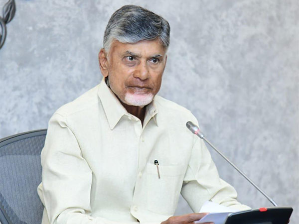 india_plus_'s tweet photo. 🚨 "Language is only a means of communication. I will promote 5 to 10 languages, including international languages, in every university. It is better to learn Hindi so that we can mingle with people easily."

- Andhra Pradesh Chief Minister Chandrababu Naidu https://t.co/xM6Jwbs96J