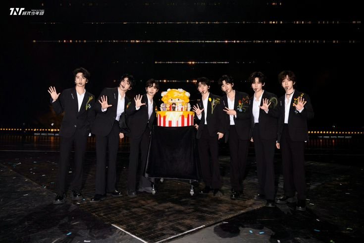 justmjqthings's tweet photo. home isn't a place, it's seven boys who taught me that growing up doesn't mean growing alone. in a world that judges mistakes, you taught me that stumbling is just another way to learn. thank you for being the home where i can be a beginner again and again. https://t.co/Y9I1dcKxFY