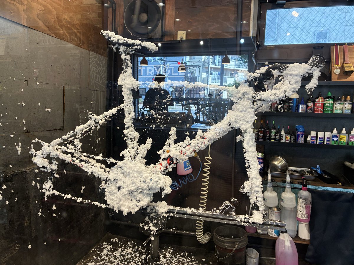 eksuke's tweet photo. TRYCLEさんにひさしぶりに来店
泡泡でキレイにしていただきました🫧 https://t.co/5LjikZGqWn