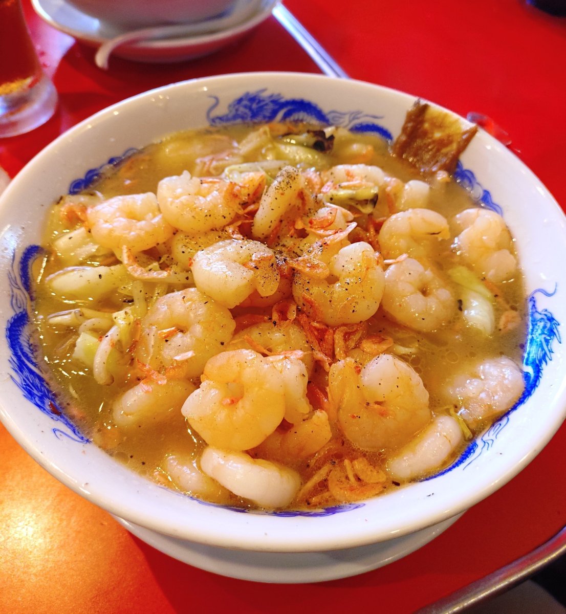toshibotan's tweet photo. 『恵比寿   大龍軒』🍜123
海老ちゃんタンメン

たぶん海老の数日本一と言うキャッチフレーズがある🍜
海老めちゃ入っていました🦐
たぶん30個👍🏻
長崎ちゃんぽんとタンメンの融合
其々の良いとこ取りの一杯🍜
めちゃめちゃ気に入りました🙆🏻
激旨でご馳走様でした🙏🏻 https://t.co/0qyjR2P3f7