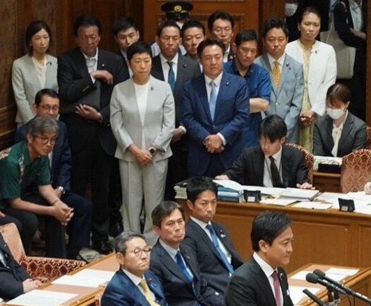 greeeentea0311's tweet photo. @okaguchik 一方、これが
野党「悲しみ組」の方々です(⁠T⁠T⁠)

ネット上で白ブリーフ一丁になるより
はるかに恥ずかしい人たちです(⁠T⁠T⁠) https://t.co/YcrtUQvUG0