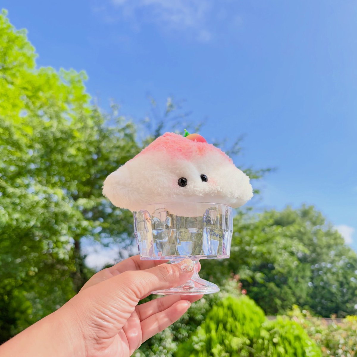 cootan181's tweet photo. 暑すぎて溶けちゃった🍧💦
山梨帰省中のため桃味！🍑 https://t.co/gNiNAfWBKA