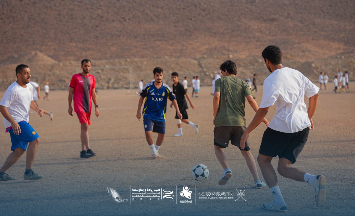 Mcsy_GovernBatN's tweet photo. وسط حضور مميز ومشاركة واسعة من مختلف الفئات العمرية، نظمت المديرية القافلة الرياضية بالتعاون مع فريق حيل الأشخريين الرياضي ضمن برنامج صيف الرياضة، وذلك بقرية الشبيبات بولاية صحار https://t.co/dkbyOec5SG