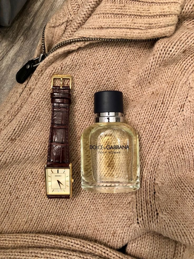 BossRule_12's tweet photo. If you could keep only one fragrance, which would it be? https://t.co/KcY0cuFkn9