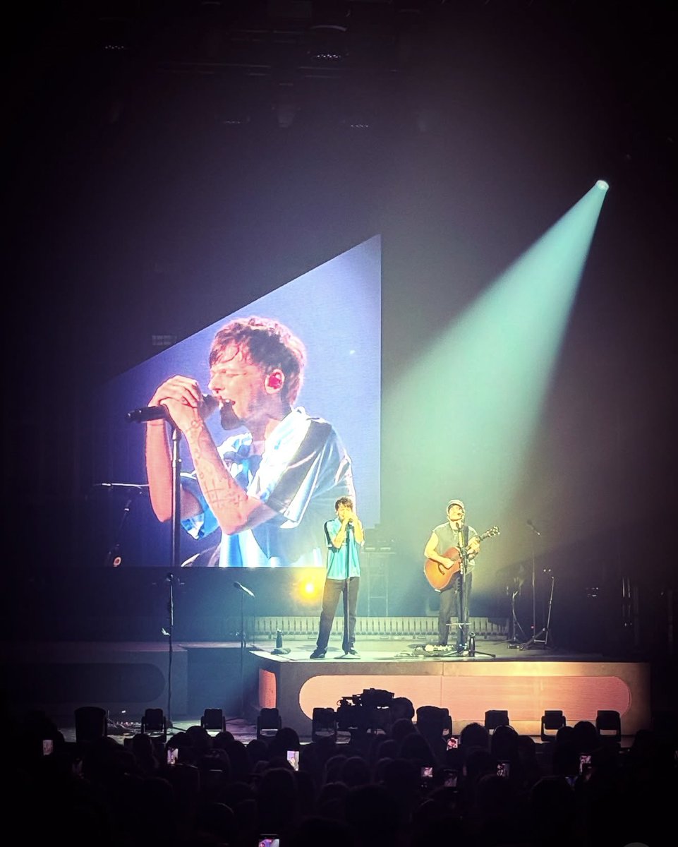 canders_crew's tweet photo. Isaac on stage with Louis for Defenceless in Detroit, 18.07.2026

📸: jdelf on Instagram 

#isaacanderson #canders #louistomlinson #louies #hdwghtour #defenceless https://t.co/FfIXsmwXnL