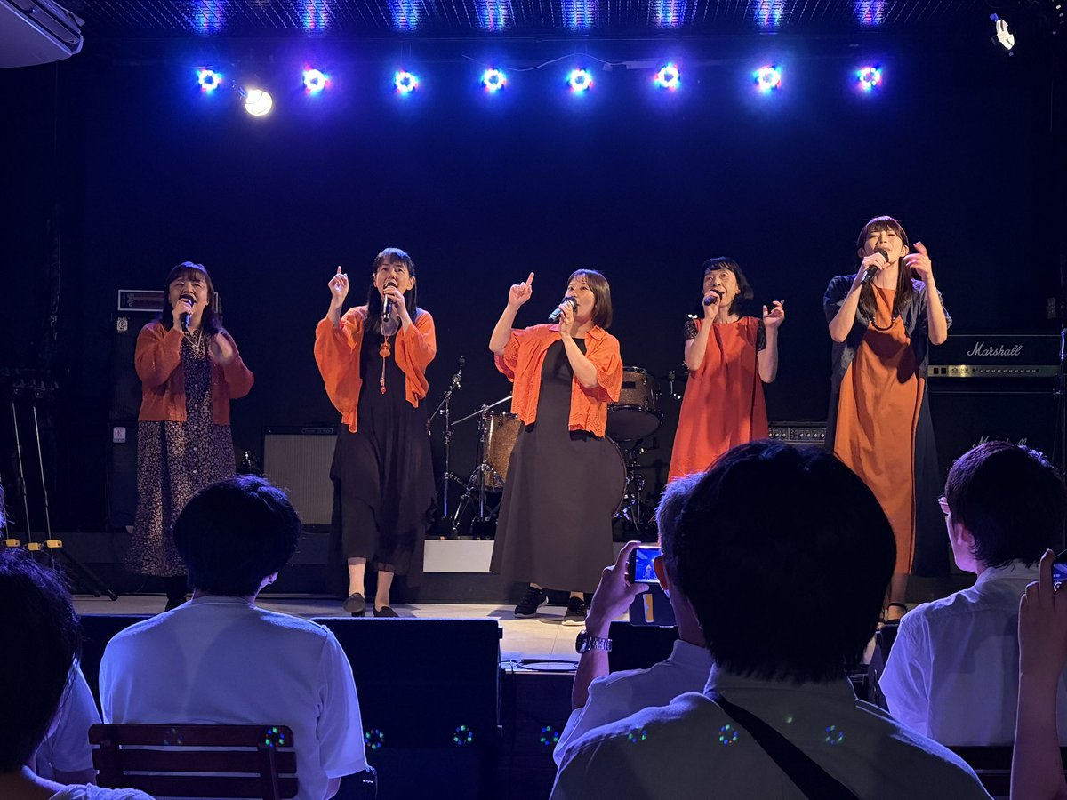 westtribe's tweet photo. 静岡日帰り旅。
新幹線→海鮮丼→アカペラライブ（聴き専）→新幹線で寿司（イマココ）

#ハモリ日和 https://t.co/foW6TSllGw