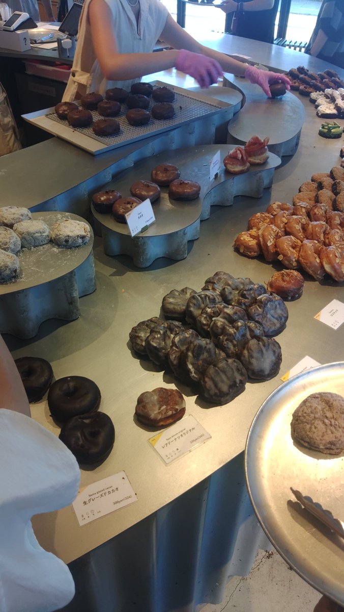 shima_makki's tweet photo. 話題のドーナッツ🍩

あいみょんが歌唱した現場だね https://t.co/AXPrxNyLrU