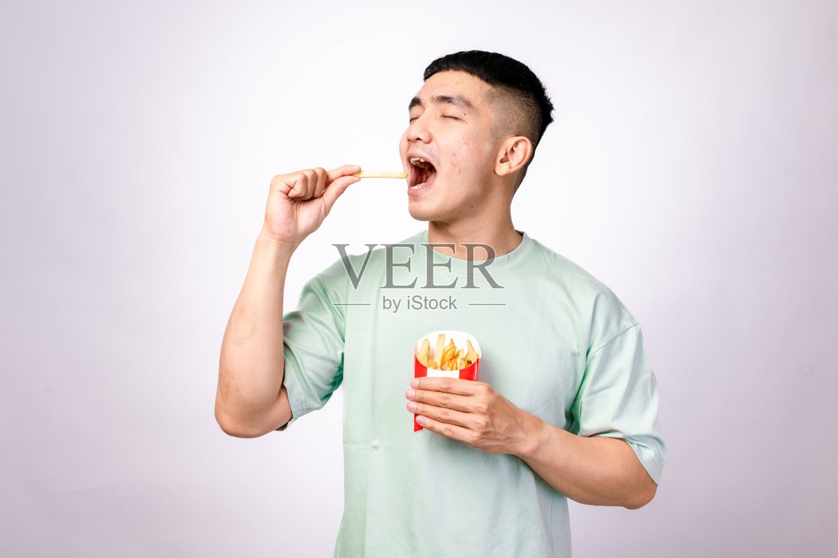 seoldoyoon2008's tweet photo. Just got caught stealing a fry from my partner’s plate… they didn’t even fake being mad https://t.co/jyrbPUnwQX