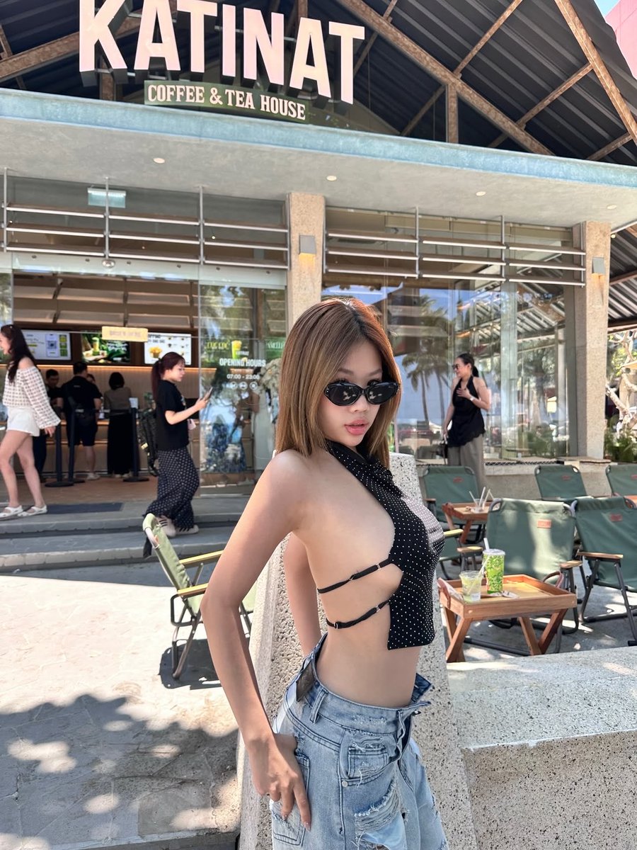 nabibii_79's tweet photo. Sài Gòn nóng quá 
Đi KATINAT không , em mời https://t.co/JI9CSTGgbW