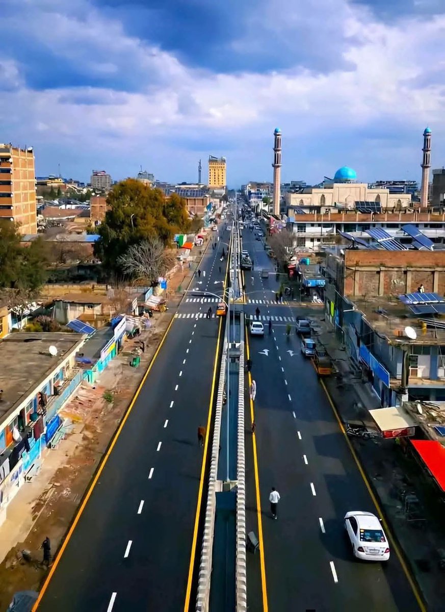 Hamid_Turabi's tweet photo. خوست ښاروالۍ:

د تېرو کلونو پهٔ څېر، روان کال هم لسګونه رغنیزې پروژې پهٔ خپل کاري پلان کې شاملې کړې دي، چې د کال تر پایه به یې د تطبیق لپاره بشپړې هڅې وکړي.
@GDCMA_IEA https://t.co/WIZ7cltN1j