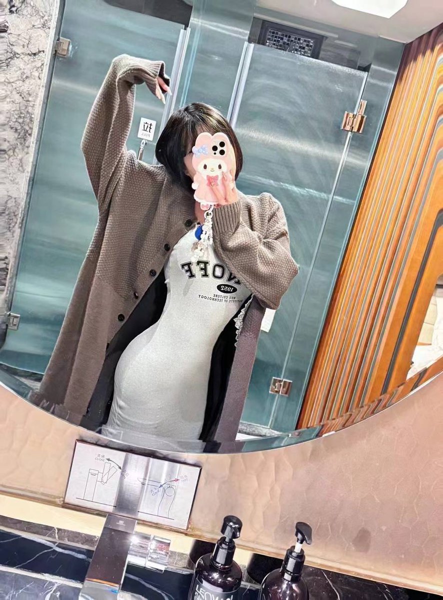 Fernand74123915's tweet photo. 荥阳市
#郑州
老师073
截图联系客服：@SaliGabriel

（订100抵课费，白嫖勿扰）
你就是人间水蜜桃 每天都在用脸杀人 持靓行凶 https://t.co/fq6FuAisUn
