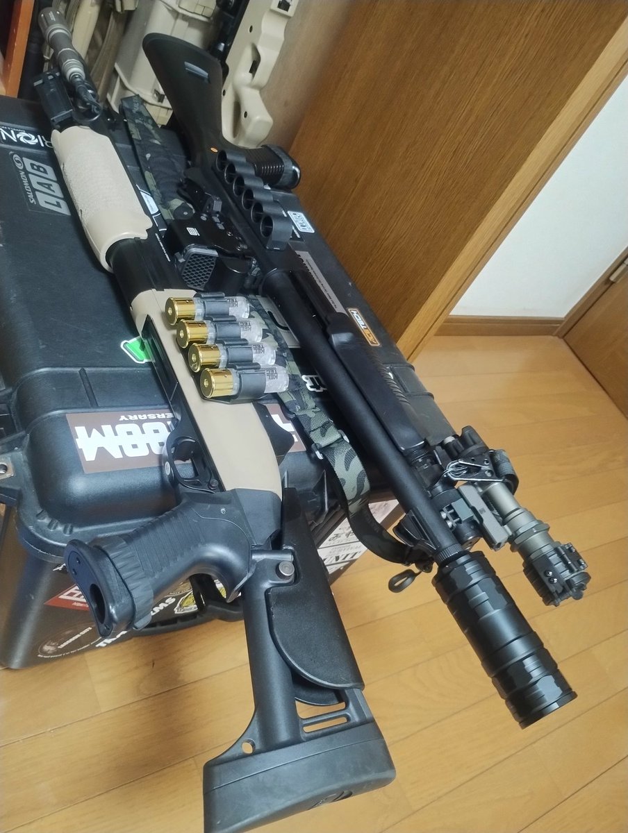 gorobeat2's tweet photo. ダブルイーグルの10禁ショットガンに装着したくて注文しました。この固定ネジの間隔がマルイと違うけど、少しの加工で付くのではないかと期待しています https://t.co/sNmyfF3qno