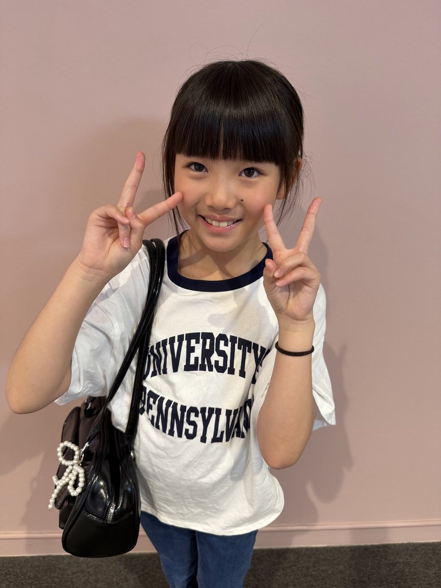 hiromatlogmat's tweet photo. 今日も暑いね〜🥵💦
外に出ると危険だけど、今日は私のことでちょっとお買い物✋
お店の中は涼しくてイイ感じ✨
#お買い物
#ショッピング
#猛暑
#熱中症注意
#夏休み https://t.co/F0hGEwrKHm