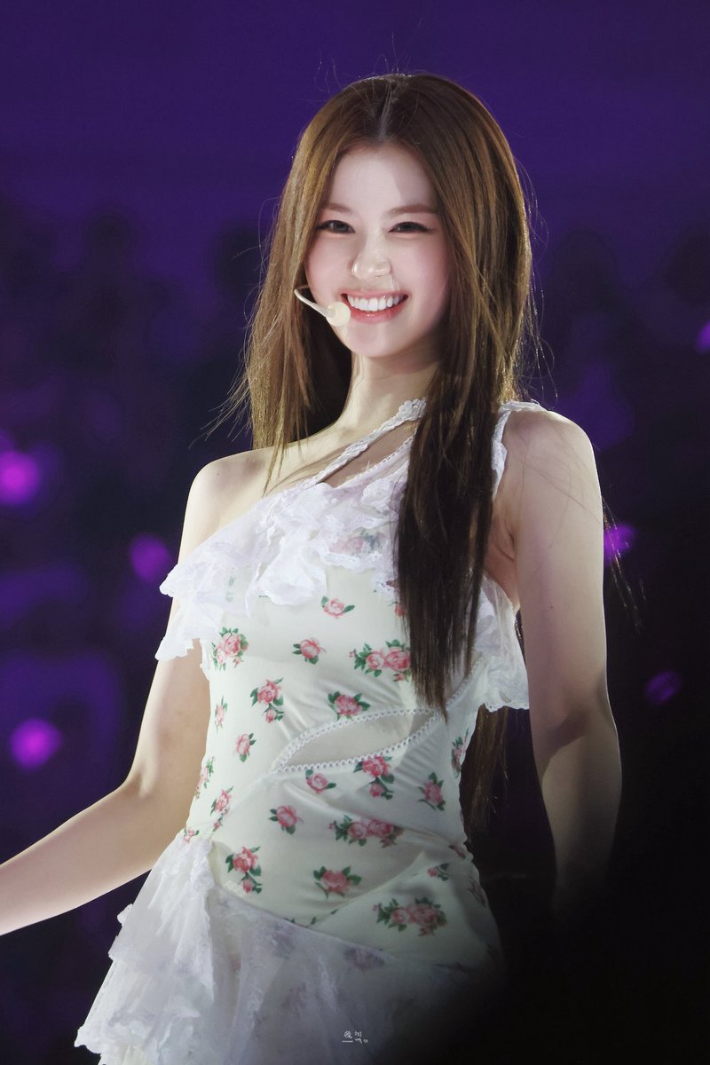 yzywgd_'s tweet photo. 260711

#사나 #SANA #サナ
#트와이스 #TWICE https://t.co/UfFyD7u8s6