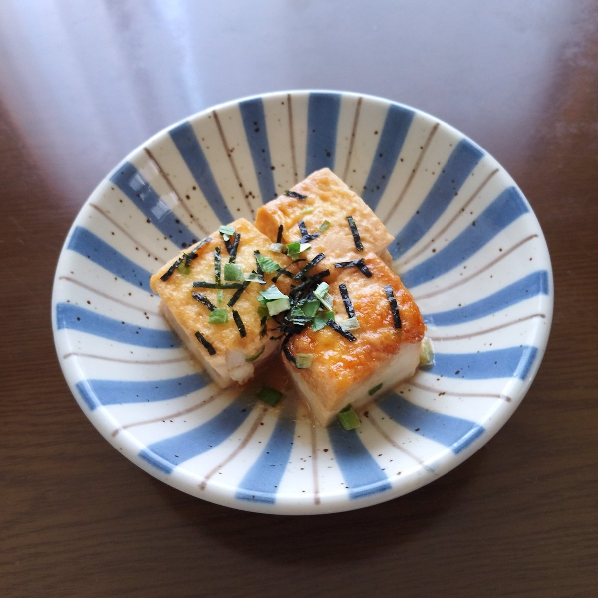 yotaro___chan's tweet photo. 焼き豆腐☁️

#インターネット食事会 https://t.co/42yXrQMehL