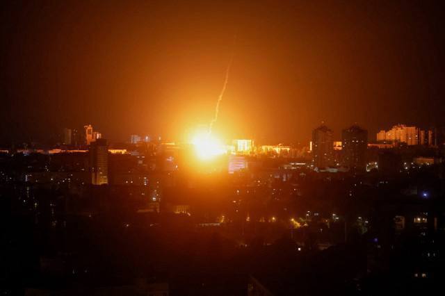 SputnikInt's tweet photo. 🚨 Fresh photos of overnight Russian strikes on Kiev emerge online https://t.co/JAlpvEOyCk