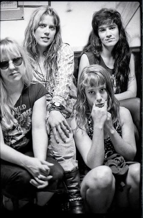 StuffaboutMpls's tweet photo. L7 at the Uptown Bar, Minneapolis (1991) 
RIP Jennifer Finch 😢

Photo by Brian D. Garrity https://t.co/R4I1yY0TDi
