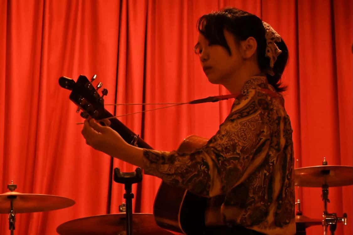 HeyMonacoDesuyo's tweet photo. SOLO

7月31日(金)池袋サニースポット
開場18:30 開演19:00 ¥3000(1ドリンク付)
2番なので19:30くらいから出番です！

8月22日(土)信濃町バール・タラ
13:00頃〜投げ銭+オーダー
最初に末森さん、その後私です
弾き語りとチンドンを頼まれてますが誰か召喚するか、ダメだったら玉すだれだけやります https://t.co/J6XgSOtnEj