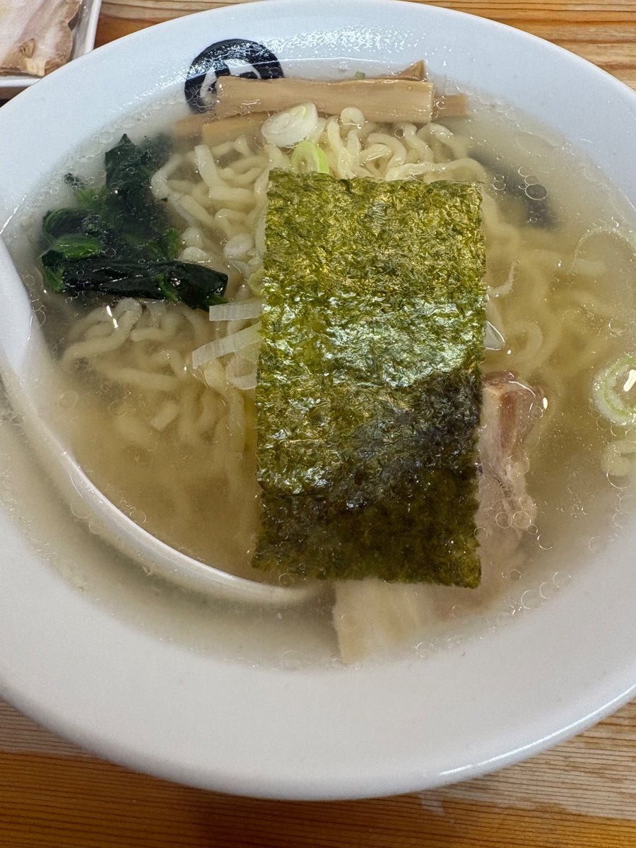 isshi_rin's tweet photo. 出張ダイエット292日目
昨日と比べて±0kg
🍚 今日のお昼:朝ラーメン
🚶‍♂️ 歩数:7,913歩
体重：98.1kg→98.1kg

仙台駅に行って、挨拶して、ラーメン食べて、家掃除して！
誰よりも一緒にいるPCが最近調子悪いので新しいものを💻
明日から1週間位宮城にいない！

#出張ダイエット
#伊藤商店
#営業の日常 https://t.co/DmdXJ4KXcU