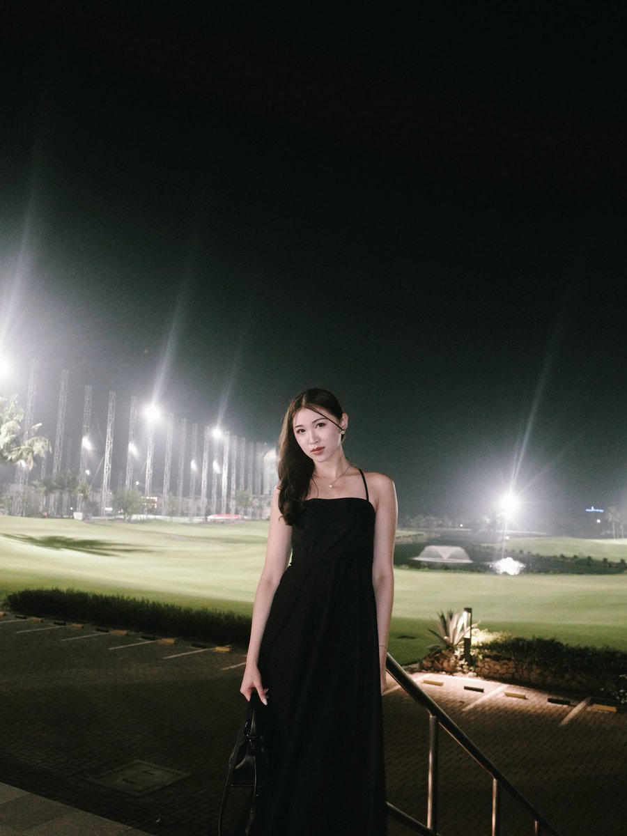 ellawvny's tweet photo. istg @_shanindira in a black dress will always be my weakness 

I MEAN LOOK AT HER https://t.co/HIJSTfWDIn