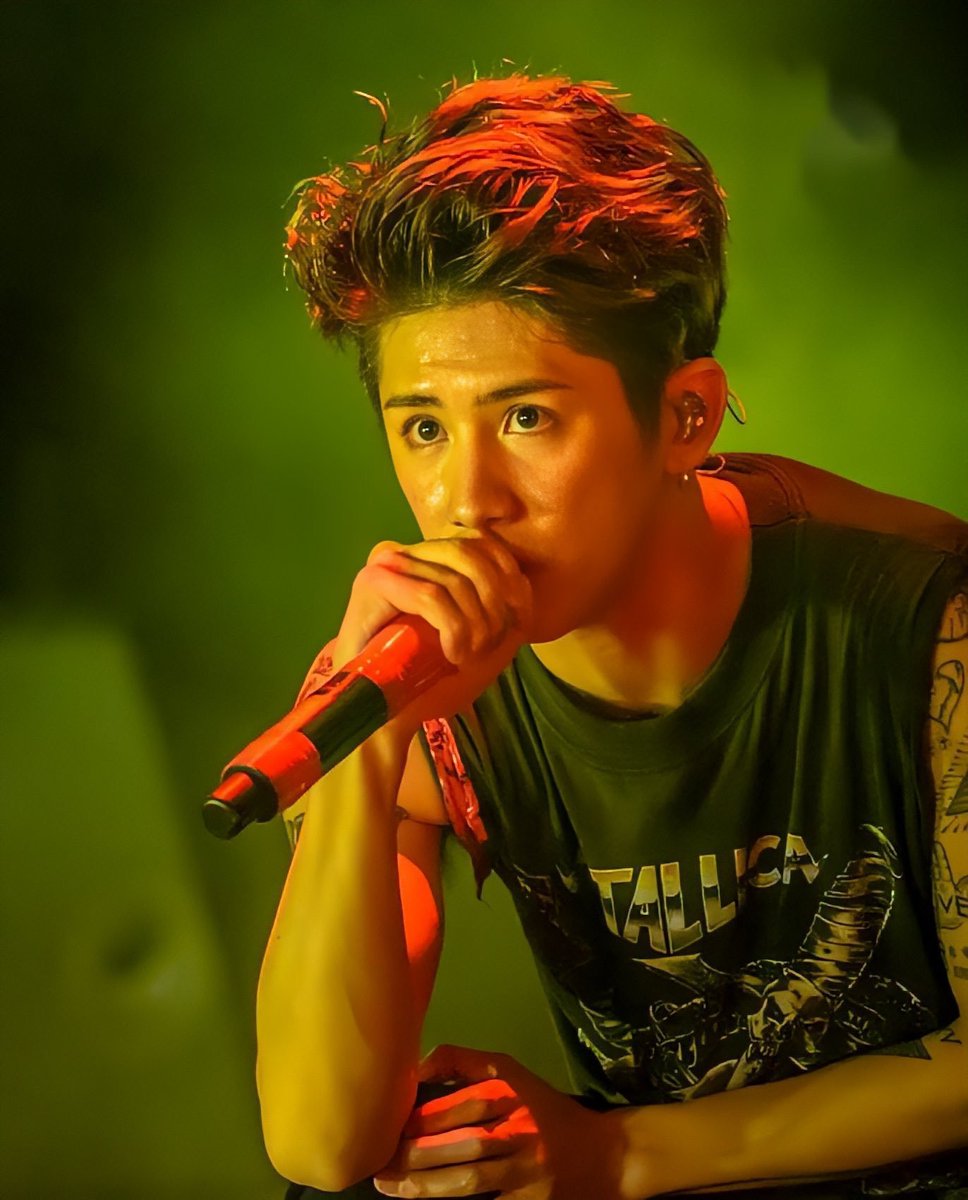 umjileo's tweet photo. My Takahiro Moriuchi  in 4 Different Eras

#taka #oneokrock https://t.co/dJQ2AB4Bj0