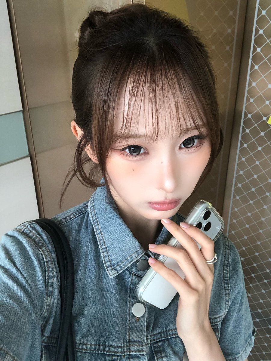 I_m_chillin's tweet photo. 엘베 무한대기 ♾️ ♾️

#ICHILLIN #아이칠린 #CHOWON #초원 https://t.co/VRDV3BH8y2