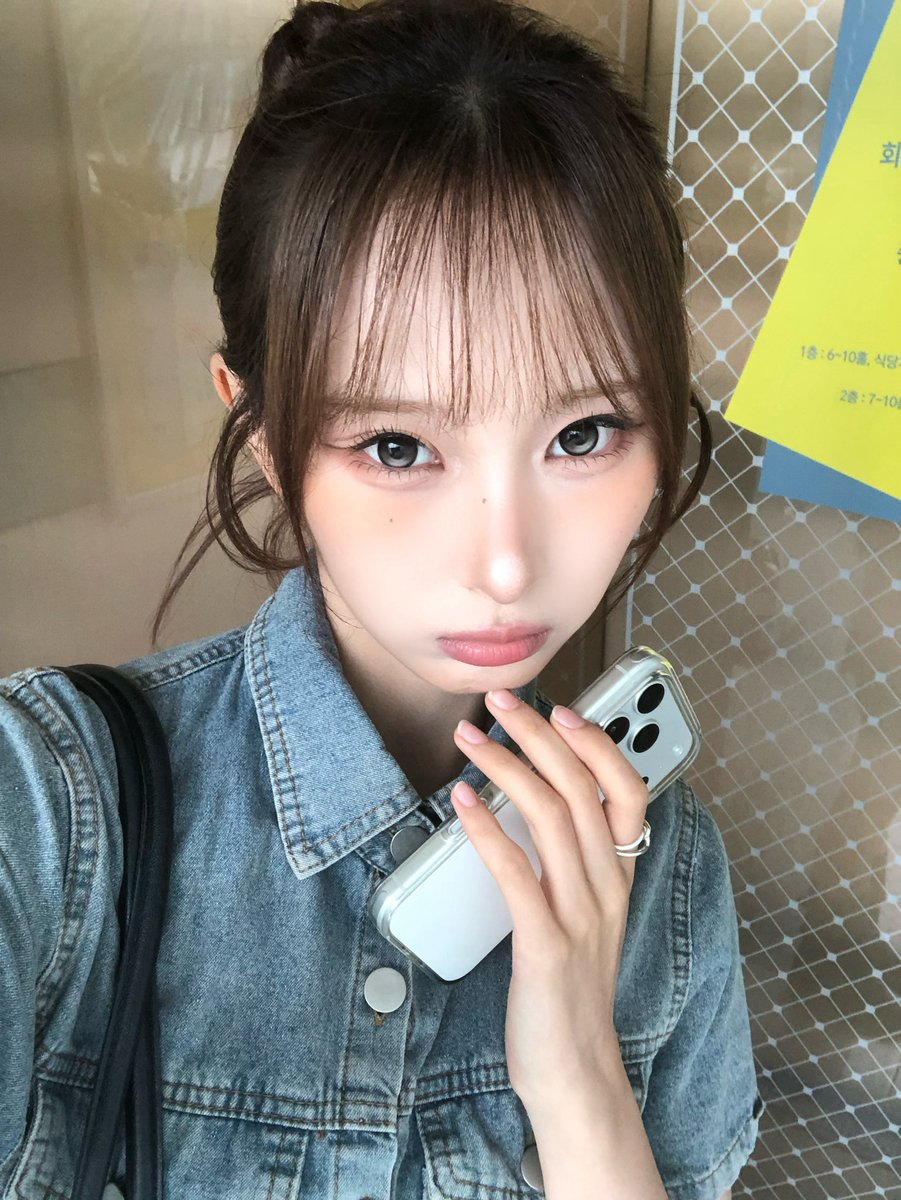 I_m_chillin's tweet photo. 엘베 무한대기 ♾️ ♾️

#ICHILLIN #아이칠린 #CHOWON #초원 https://t.co/VRDV3BH8y2