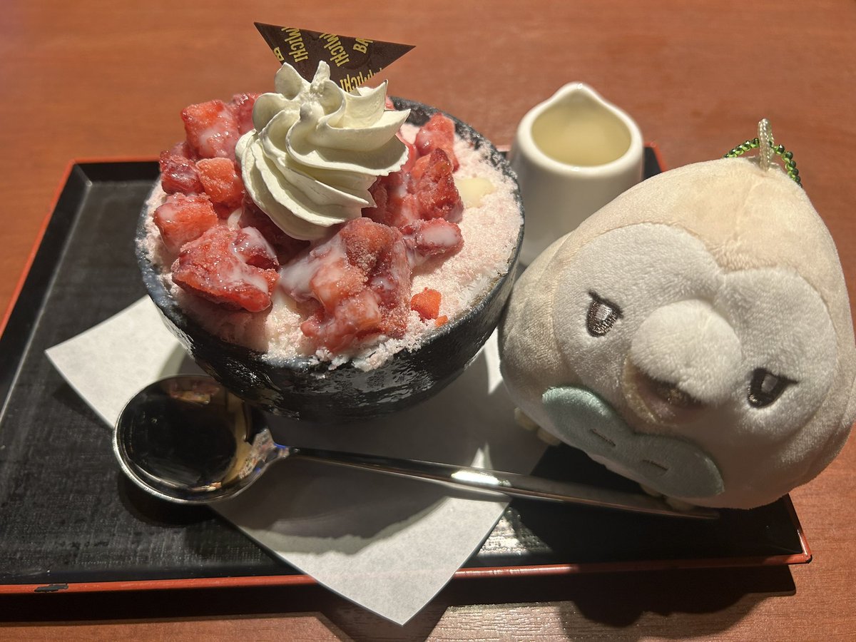 miaaaa_0706's tweet photo. 【かき氷を食べる】

ザクザク系のかき氷は苦手なので、
ふわふわのかき氷を食べました！！
めちゃくちゃ美味しかった🥹　

#サニチャン夏ビンゴ2026 https://t.co/jLHMjf55hY