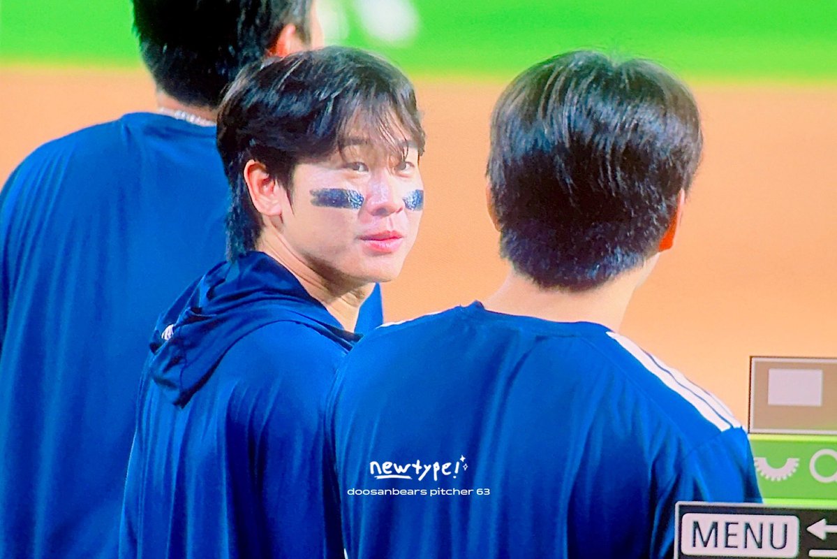 zerodotbears's tweet photo. 찬호한테 물 맞고 몰래 복수함 ㅋ-ㅋ https://t.co/N1gnApCbN5