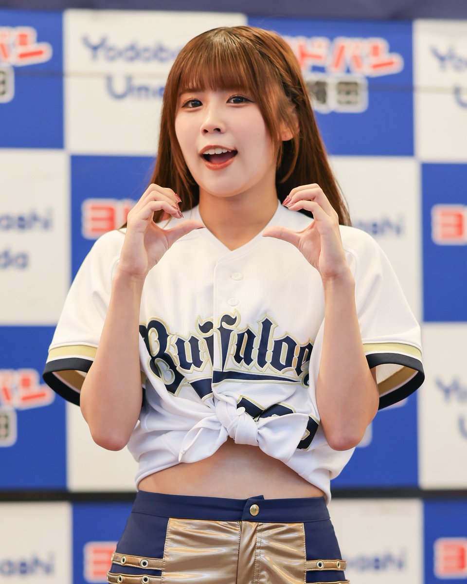 KEI_720_'s tweet photo. @NANA_BsG_398 明日こそ！連敗ストップして一緒におりほーするぞ🐮🔥

乃木坂メンバーとのコラボでもNANAしか目に入らなかった🥰笑

今日も暑かったからゆっくり休んでな🐱💤
また明日🐵🧡 https://t.co/H0157NhtCt