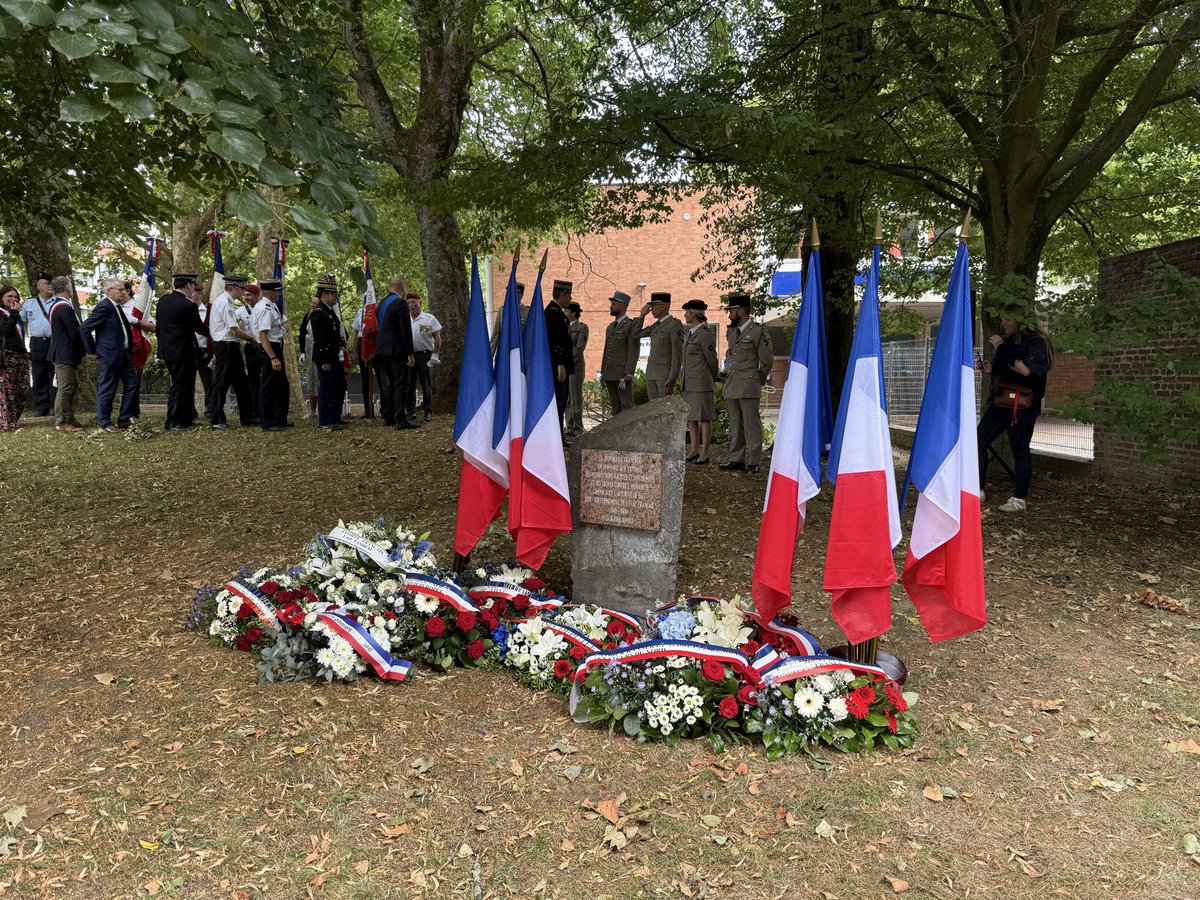 brigitte_liso's tweet photo. Cérémonie commémorative en mémoire des victimes des crimes racistes et antisémites de l’État français et hommage aux « Justes » de France 🇫🇷

En cette Journée nationale, nos pensées vont à celles et ceux qui ont subi la persécution et l’oppression. Profond respect aux héros de l’ombre, les « Justes » de France.