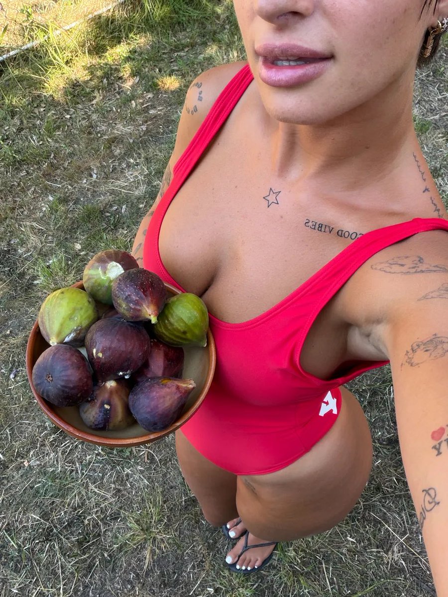 EraBana97's tweet photo. Facciamo metà?🥰 https://t.co/WqfDujgYR4