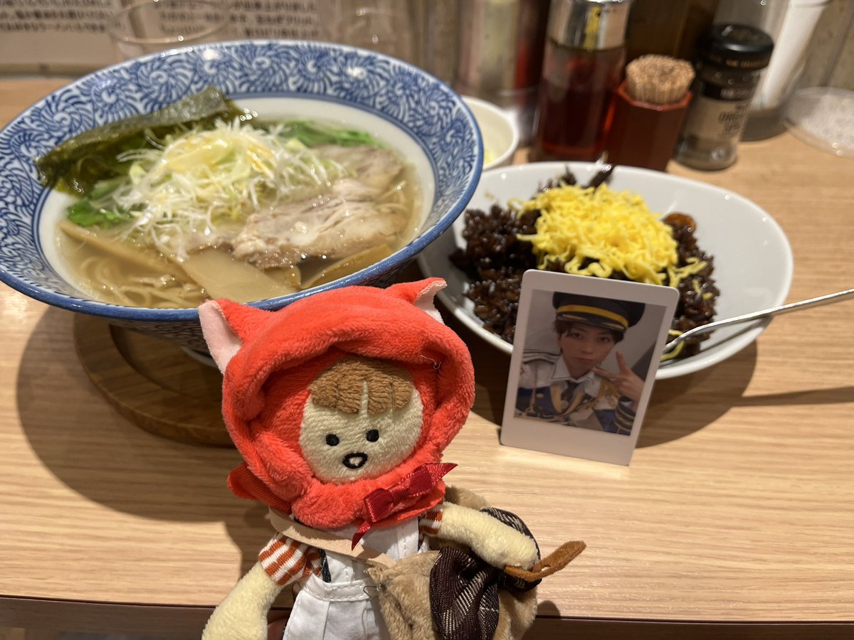 nc_rkk's tweet photo. センキュー君と岡山県🙌
観光はできなかったけど、岡山の美味しいものたくさん食べて、全力でライブ楽しみました〜！！！！
ありがとうございました！！ https://t.co/kIgRY9aM35