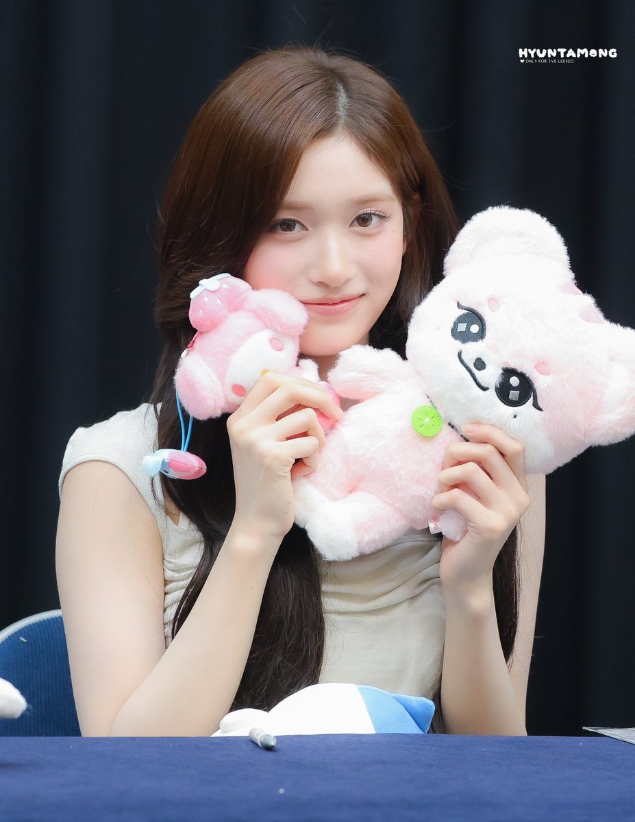 hyuntamong_0221's tweet photo. 260712 HQ

#IVE #아이브 #LEESEO #이서 #イソ https://t.co/fL2XQAiFJ7