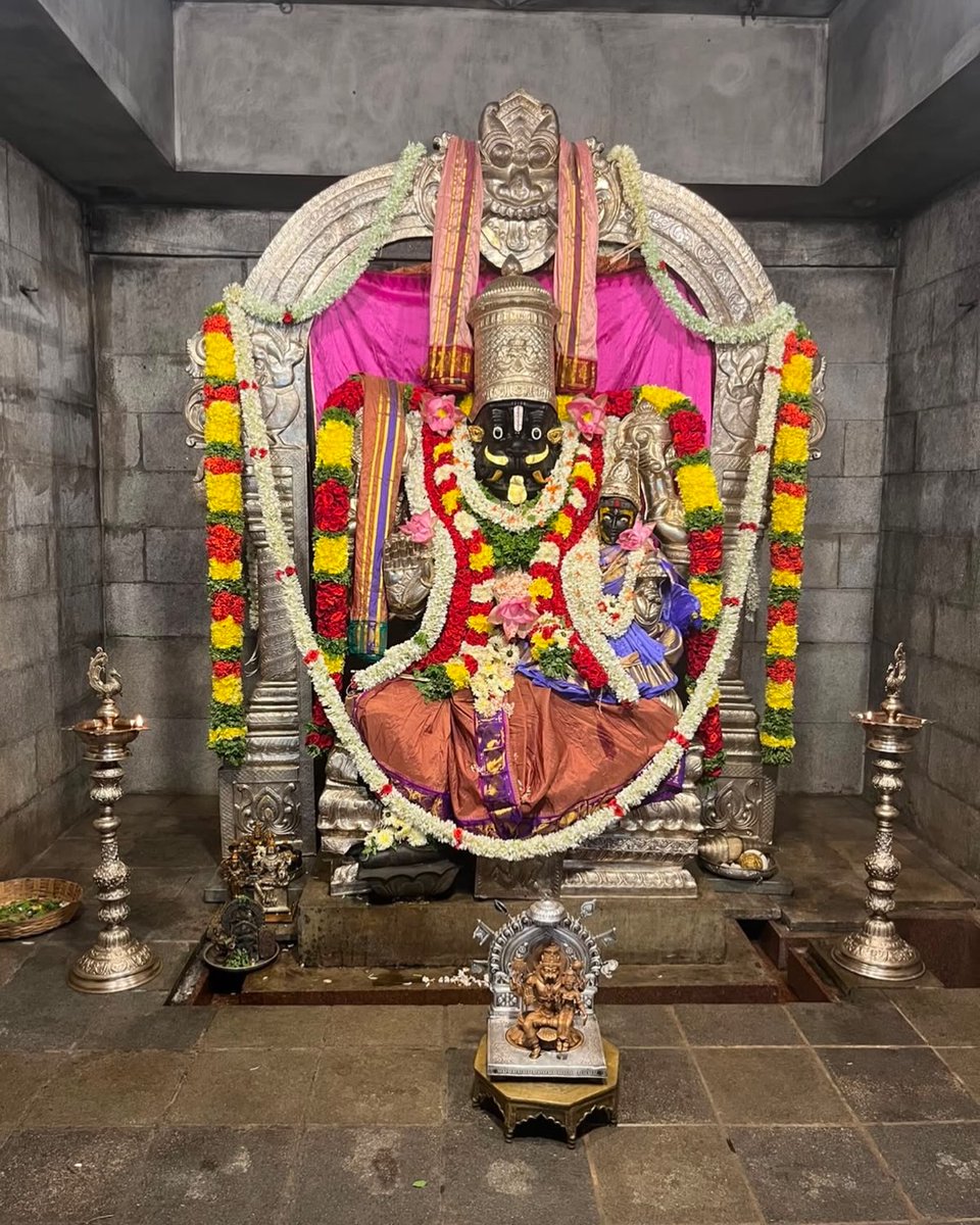 bengalurinava's tweet photo. ಶ್ರೀ ದಿಗ್ವಿಜಯ ಲಕ್ಷ್ಮೀನರಸಿಂಹಾಯ ನಮಃ 🙏 https://t.co/VboI8bUHr3