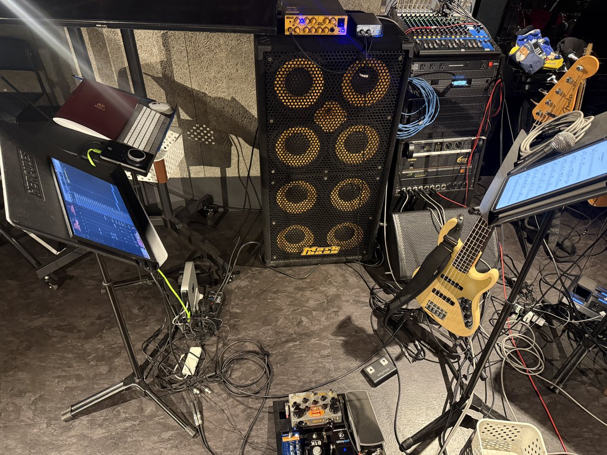 haobass's tweet photo. ゲネでした！！Macも持ち込んでフル装備で明日臨みます！頑張るぞー！ https://t.co/DQ15uBYpcF
