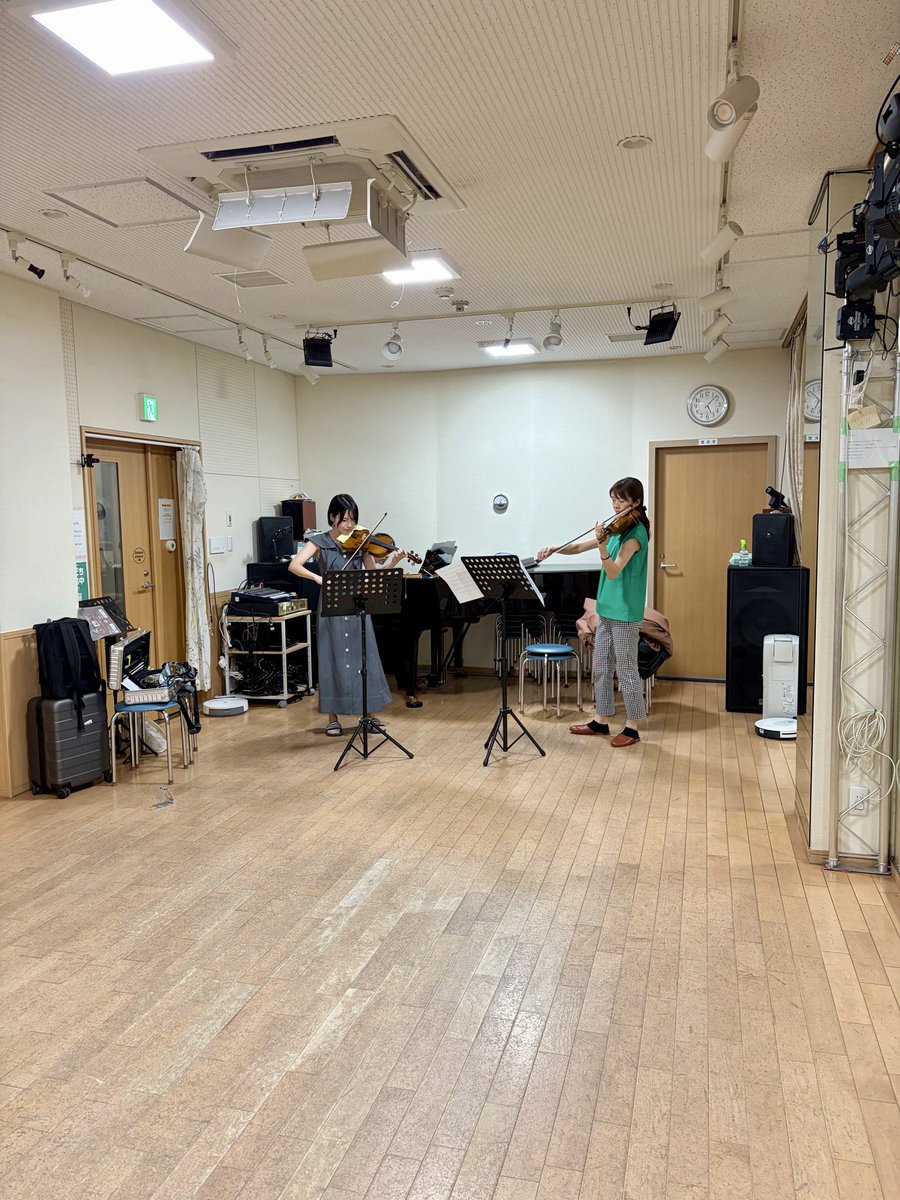 Yui_K_violin's tweet photo. 26日は大人のお茶会☕️🍷皆さまお茶会を楽しみしにしていらっしゃいますが、ガチで演奏してからなのです。
本日は数名のピアノ合わせ🎹
今回も大変多くのギャラリーの予定。
私もたくさんお相手演奏しますので、今からドキわく🎶
皆さんが楽しめる会になったらいいなぁと思います☺️さぁ買出ししよう！ https://t.co/kGDkTI7agI