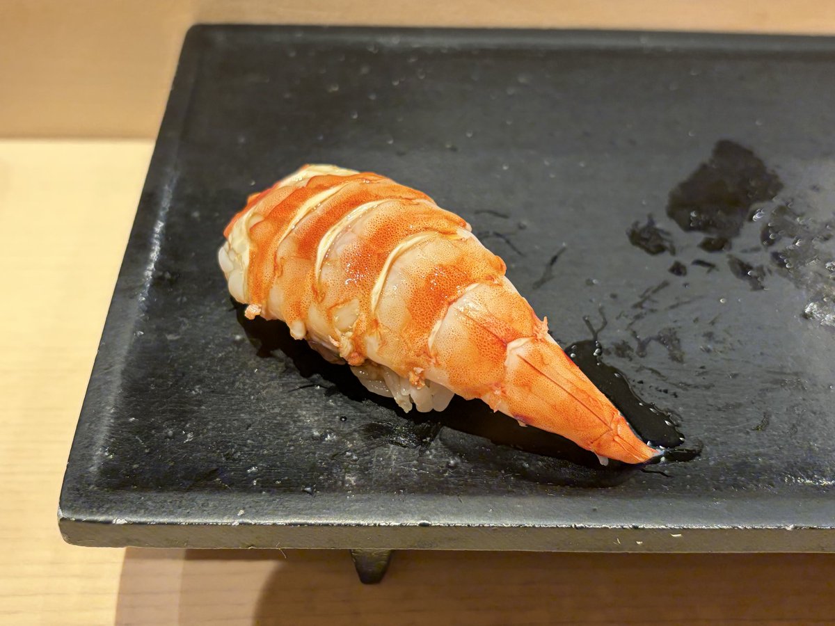 NeoChobin2023's tweet photo. 今日はツレと買い物。その後遅めのランチ。ハモとシンコを食べたかったのでお寿司屋さんに。
このお店のシンコが1番美味しい。 https://t.co/zIWzTodafQ