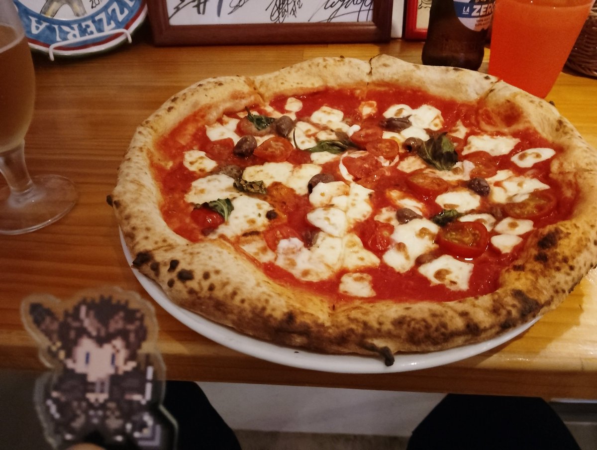Uirou19's tweet photo. 夏の暑さに負けぬ元気を得る為、PIZZERIA DA GINOさんへピッツァ食べに来ました！要はいつもの宴！
旨味がすごいので来た時よりも食欲を刺激されて帰ってきたぞ？
いつもいつも美味しい思いをさせてもらって、僕は果報者です！ごちそうさまでした！ https://t.co/EJJnjuqB0i