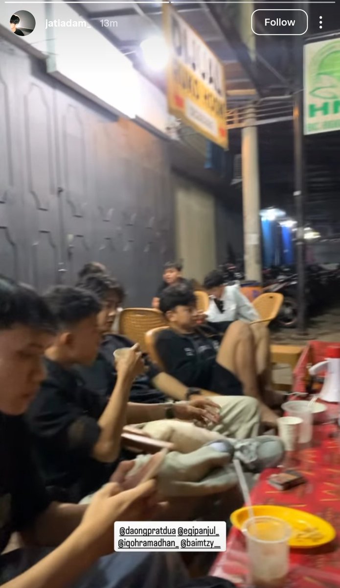 Lax_tool's tweet photo. Egipanjul adlh org yg pertama membuat ajakan konvoi. Mrk sepertinya satu manajemen jd semakin curiga ada yg mendanai atau mmg hanya FOMO https://t.co/9jTlVfp0UW