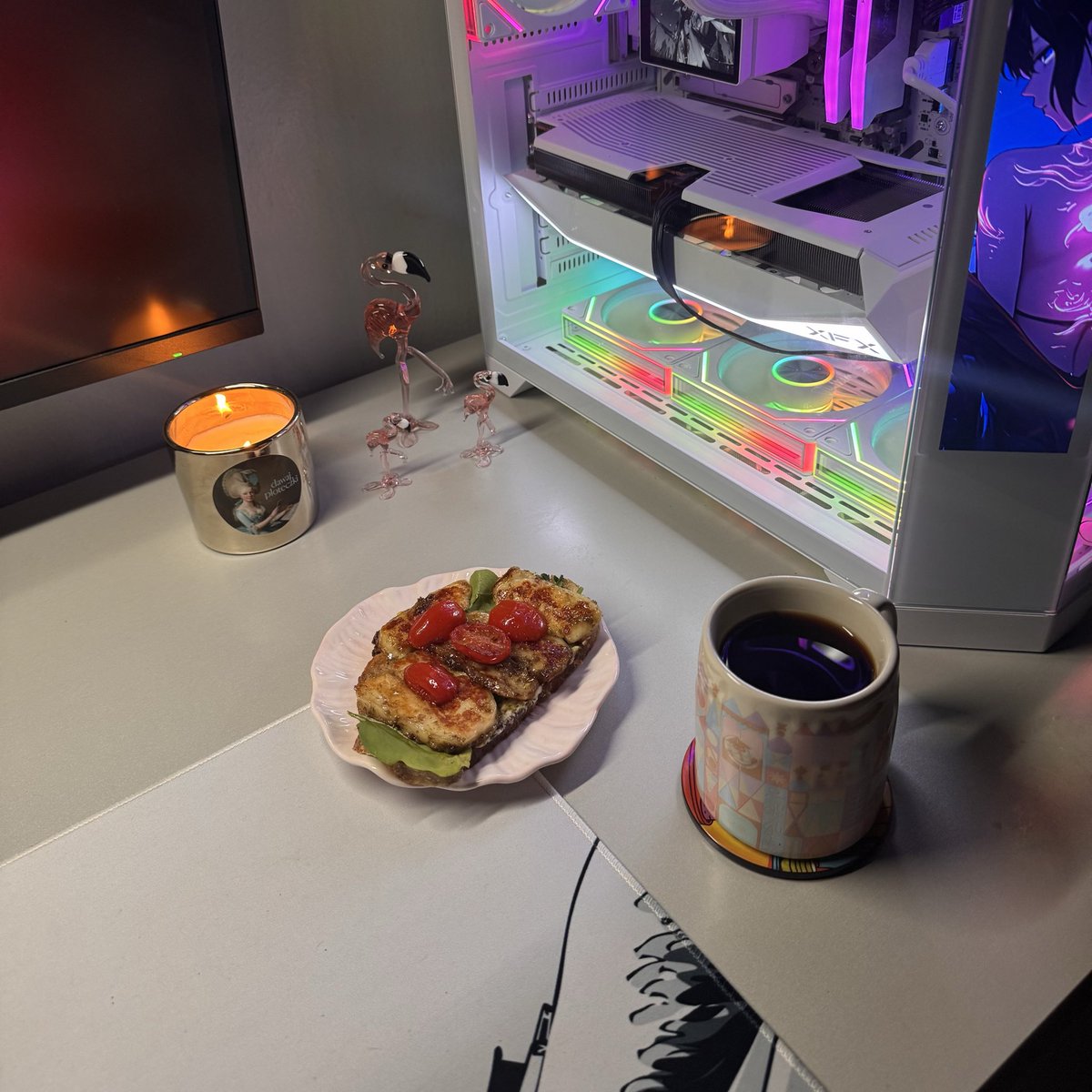 OuchPew's tweet photo. Late breakfast . https://t.co/1pTSClSlQY