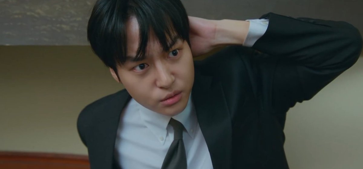 lovethisdrama's tweet photo. 아 ㅁㅊ나 이렇게 멋 없게 여주 구해주는 남주 처음 봄 https://t.co/YZeNNOrICH