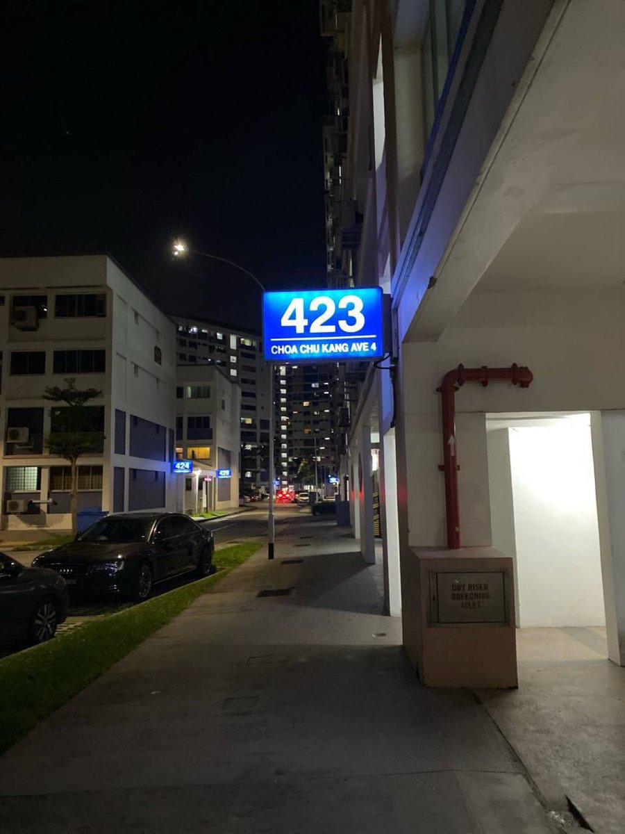 calebsmith737's tweet photo. 在新加坡🇸🇬 
沒人喜歡妹妹吗
很干净可以不带安全帽🫦
没有人约吗？
不要嘴炮~
#新加坡 #马来西亚 https://t.co/vegcjMLxW7