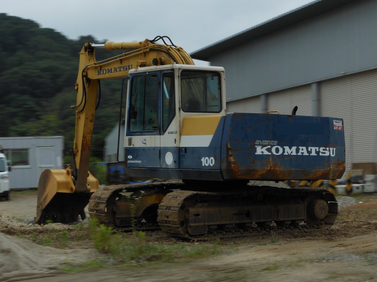 コマツ PC100
