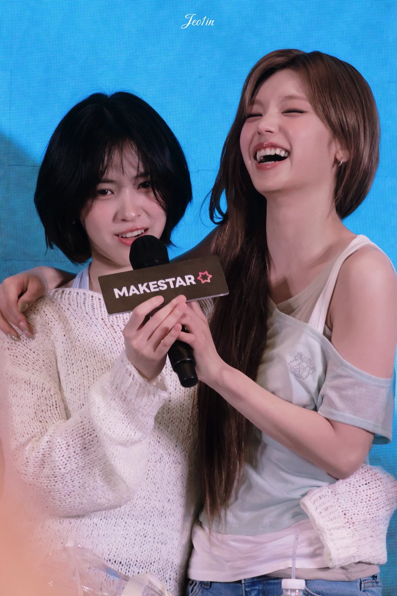 Jeo1in's tweet photo. 260719 ms2.0
☺️🫂

#예지 #YEJI #있지 #ITZY 
#류진 #RYUJIN #있지 #ITZY https://t.co/jIan62nZ3E