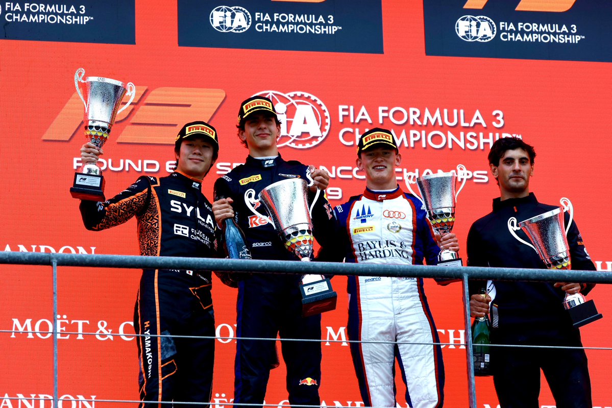 HiyuYamakoshi's tweet photo. P2!!!!!!!!!!!!
今季2度目の2位です💪
正直今日は勝てると、レースをリードした際は思ったので悔しいですが、全てを出し切った最高の2位です🧡

応援ありがとうございました！

この勢いを来週のブダペストにもっていけるよう頑張ります！

#HY14 #F3 #F3jp https://t.co/B3uzFV5iN2