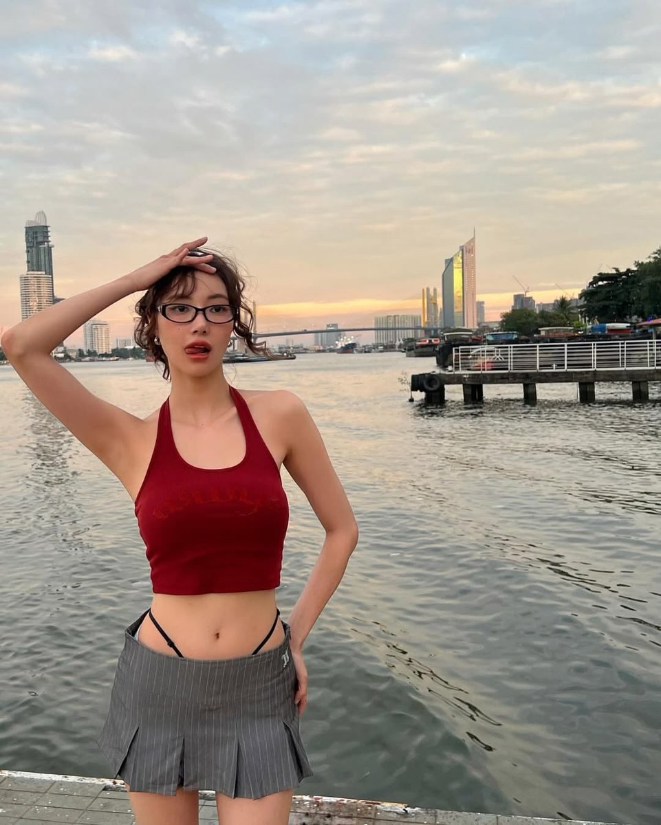 jingjinghuh's tweet photo. gonna start chewing glass cause WHAT. https://t.co/D373AJs0AV