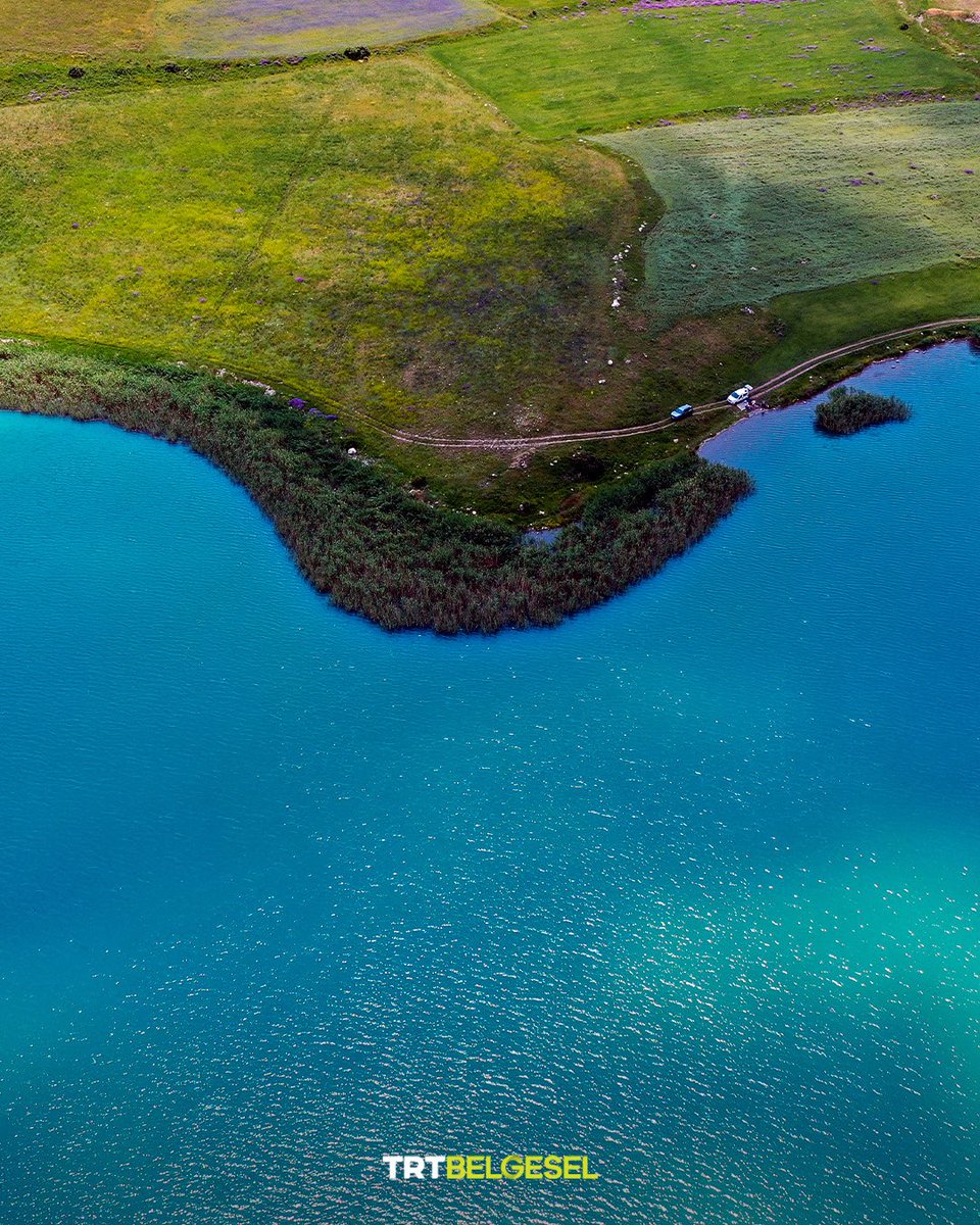 TRTBelgesel's tweet photo. 🏞️ Kars'ın Kağızman ilçesinde ve 1898 metre rakımda bulunan, yaklaşık 1125 metrekare alana sahip Deniz Gölü; doğal güzellikleri, eşsiz manzarası, temiz havası ve zengin canlı çeşitliliğiyle dikkat çekiyor.
📸: AA https://t.co/GWgsHsdkYy
